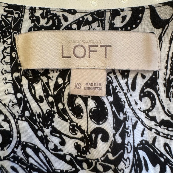 Black and white Loft blouse - Picture 2 of 3